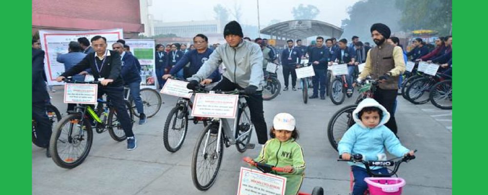 Union Health Minister Dr. Mansukh Mandaviya participated in the Cyclothon. National Board of Medical Examinations (NBEMS) organized the Cyclothon