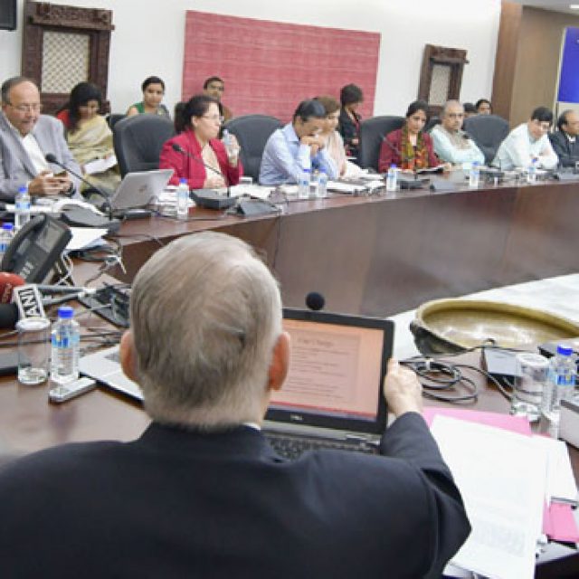 Dr. Soumya Swaminathan(Secretary (DHR) and DG, ICMR) briefing the media on ICMR’s initiative with the International TB Research Consortium